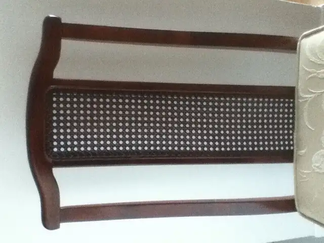 COLLECTION DINING ROOM CHAIRS BY KROEHLER in Dining Tables & Sets in Laval / North Shore - Image 6