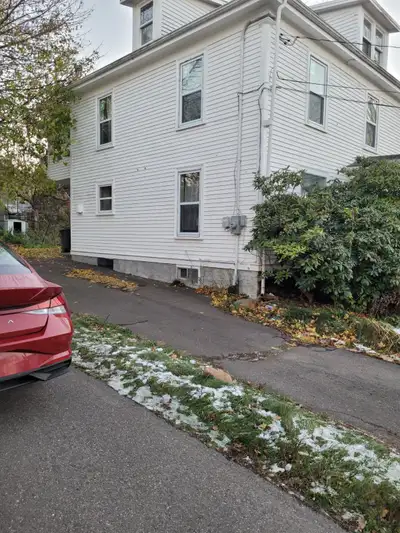 We have a spacious room available for rent in our family home, which is conveniently located near Ac...