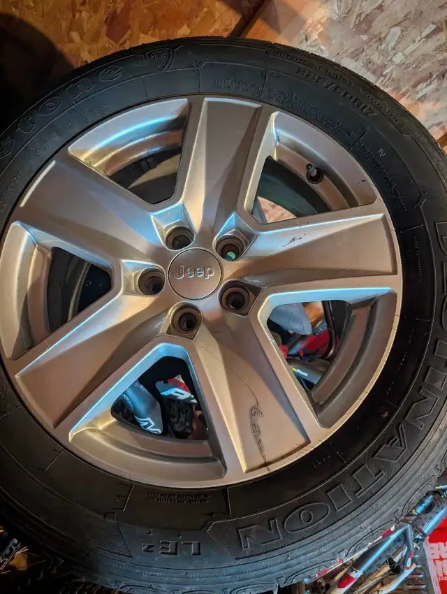 All season tires on rims off 22 Jeep Compass in Tires & Rims in Bedford - Image 5