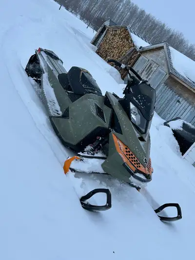 2013 ski doo free ride 800, 154” track, aftermarket can (not very loud) 2” paddle track, no missing...