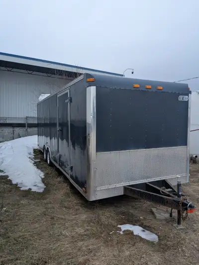 2003 24ft car mate enclosed trailer. Great condition and hauls straight