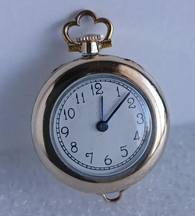 Montre de Poche Pendentif Suisse // Swiss Pendant Pocket Watch in Jewellery & Watches in City of Montréal - Image 2