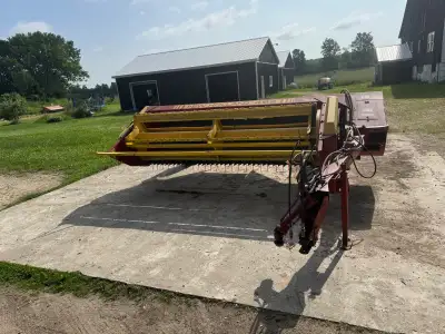 New holland 492 Haybine. In great condition. 9’2” cutting width. Always shedded. Contact: (905) 872-...