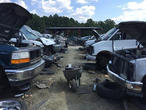 Up to $1000 for scrap cars  cash on the spot for junk vehicles in Towing & Scrap Removal in Bedford - Image 4