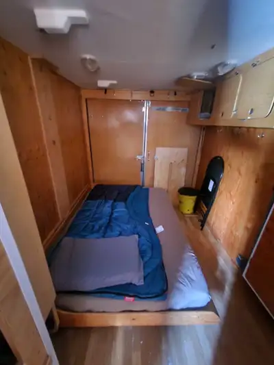 Remorque habitable isolé à luretane chauffer avec wabasto diesels, douche pleine grandeur avec chauf...