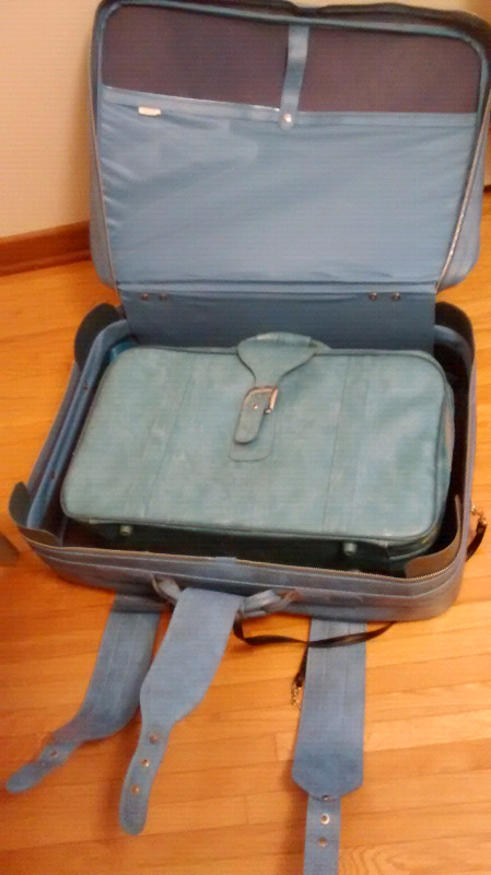 Vintage Vinyl Suitcases in Other in St. Catharines - Image 2
