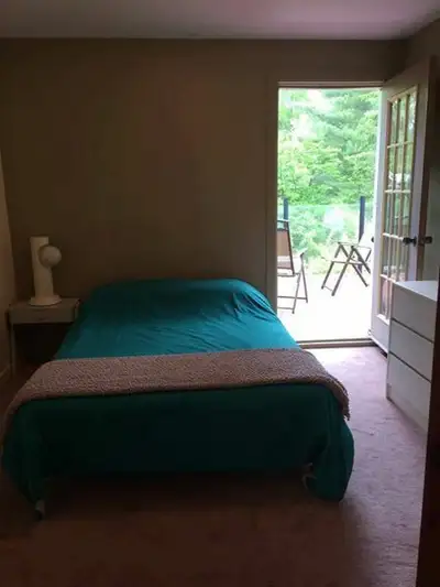 Domaine privé à la campagne dans les Bois-Francs à quelques minutes au sud de Victoriaville. Chambre...