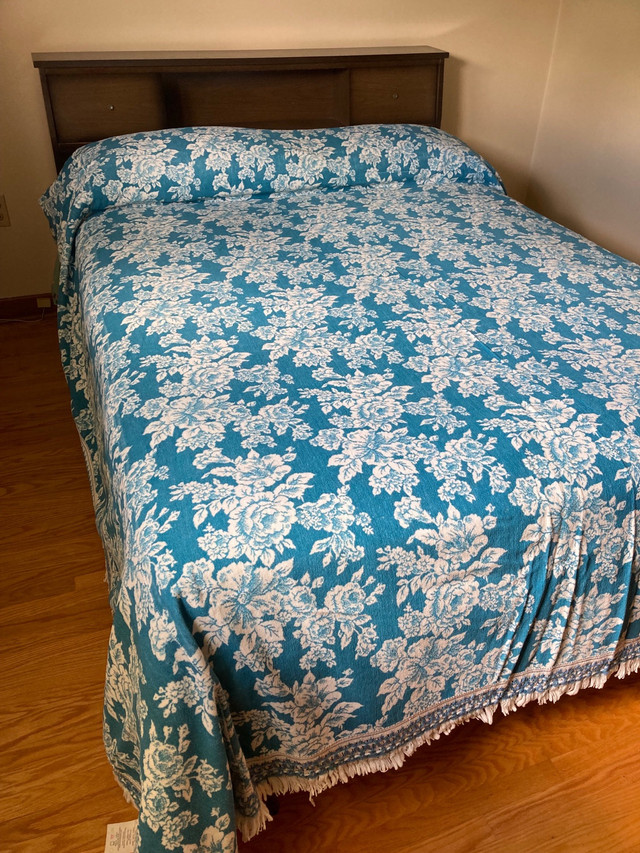 Bed spread for double bed | Bedding | Mississauga / Peel Region | Kijiji