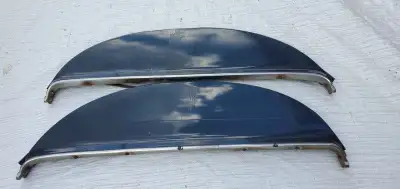 1981 1980 Pontiac Bonneville Fender skirts Cache roues avec la moulure de Stainless Sur un coté manq...