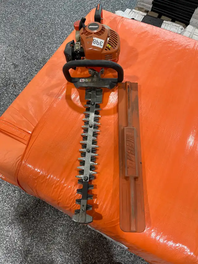 echo hedge trimmer HC-152 in Power Tools in Stratford - Image 3