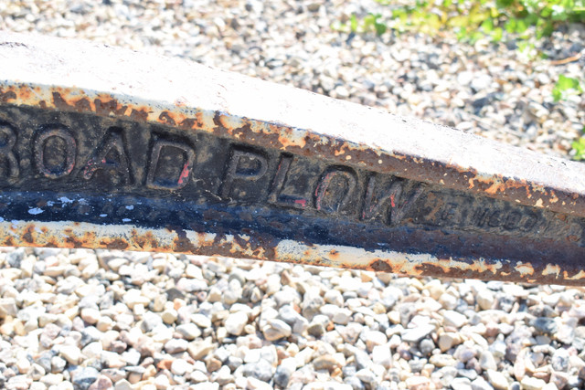 antique ROAD BUILDING TRACTOR PLOW  walking in Arts & Collectibles in Saskatoon - Image 4