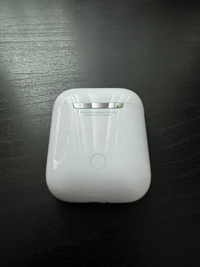 Airpod gen 1 and 2 charging case only in Cell Phone Accessories in City of Toronto - Image 2