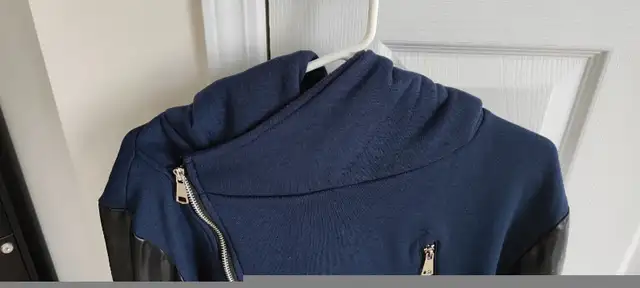 Asymmetrical Sweaters in Men's in Mississauga / Peel Region - Image 9