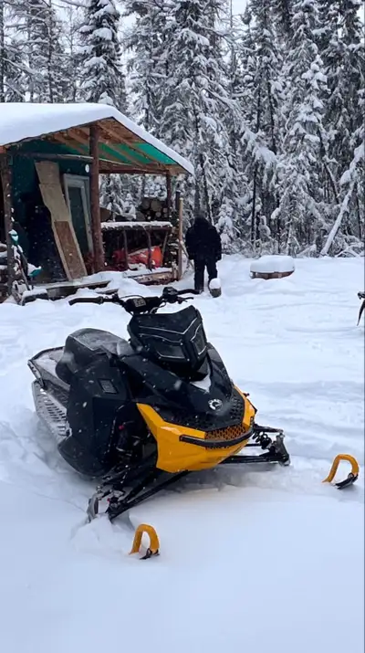 2011 600 rs 800 swap. Pulls hard, everything works as it should mileage unknown as it’s a mod sled....