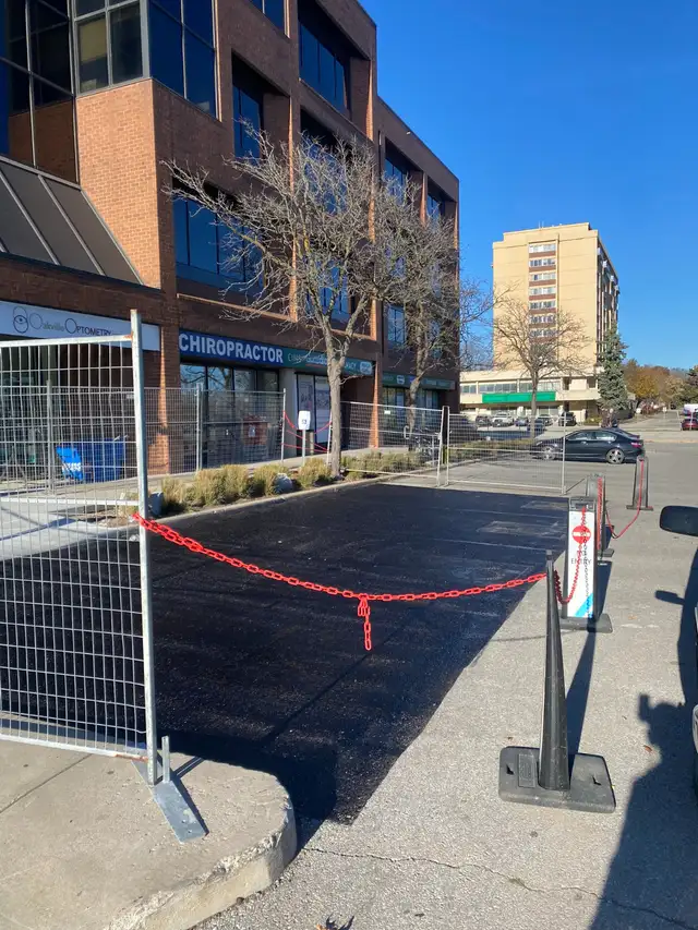 Asphalt Sealing, Parking Lot Sealing, Line Painting, Hot Asphalt in Interlock, Paving & Driveways in City of Toronto - Image 4