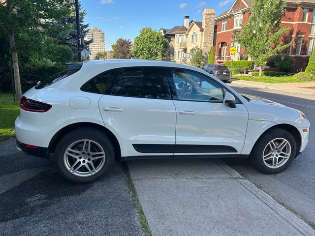2017 Porsche Macan — photo 2