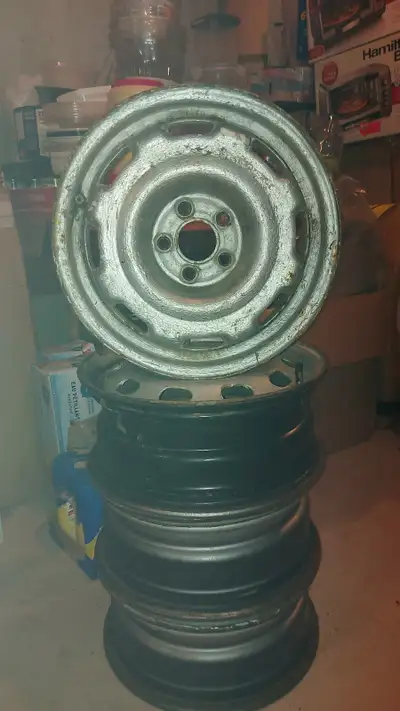 4 rims 5x100mm bolt spacing can be used on Volkswagen, Toyota,CHRYSLER, Gm s. It is stamped Volkswag...