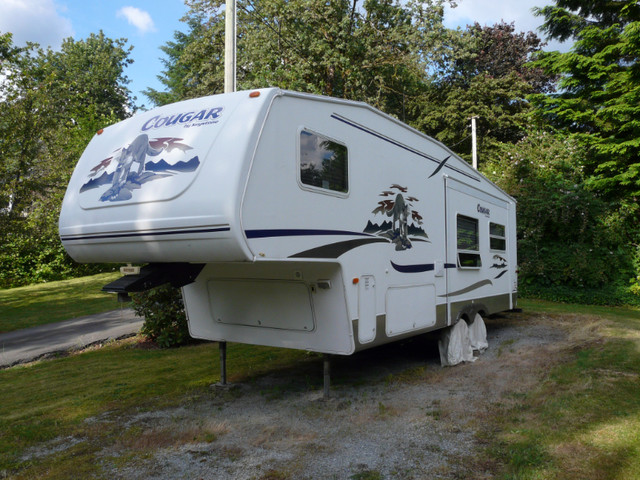 Beautiful 2005 Keystone 28.5 COUGAR 5th Wheel in Travel Trailers & Campers in Mission - Image 4