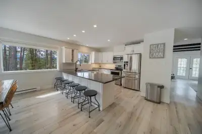 Charming 2-Bedroom Bungalow on 2.5 Acres — Kragmont / Baynes Lake Area — Realtors Welcome Quick high...