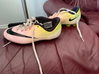 Chaussure de soccer Nike grandeur 2