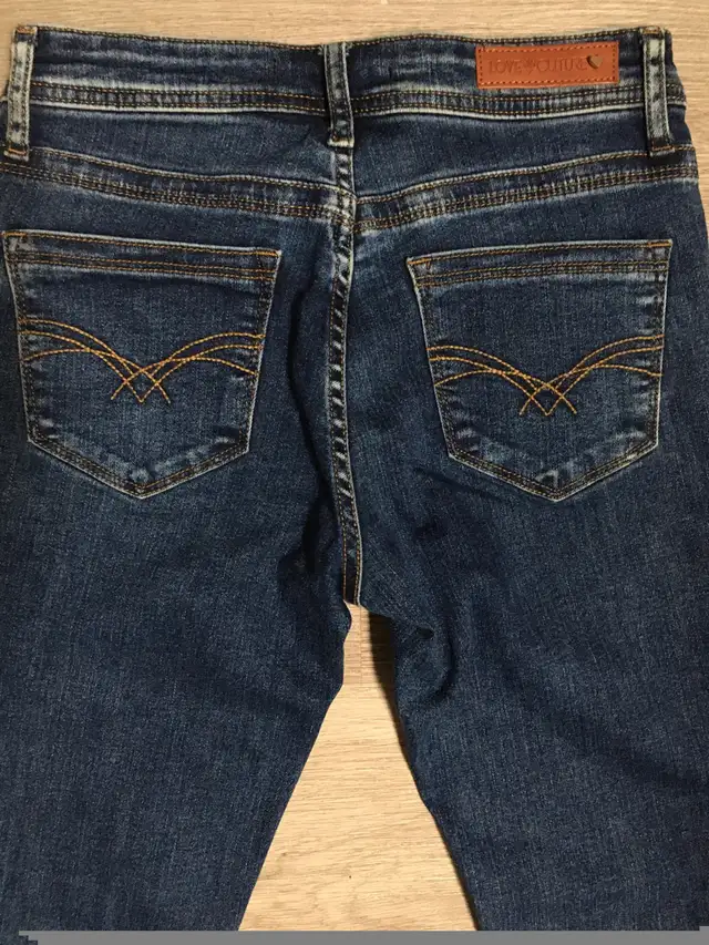 Skinny jeans in Women's - Bottoms in City of Montréal - Image 3
