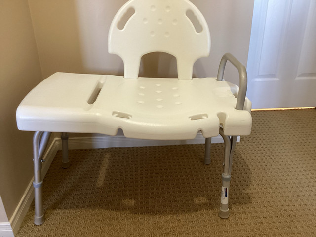 Invacare Transfer Bench in Health & Special Needs in Markham / York Region