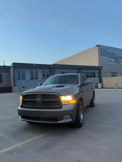 2012 Ram 1500 Sport Sport 5.7L HEMI V8 – Clean & Powerful Selling my 2012 Ram 1500 Sport with the po...