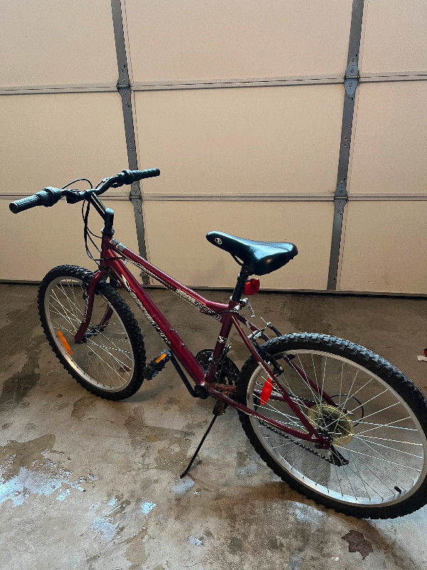 Bicycle. Sportek Ridgerunner. Mountain Hamilton Kijiji