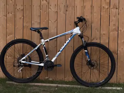 MOUNTAIN-BIKE GIANT TALON 27.5 wheels And HYDRAULIC BRAKES, View more