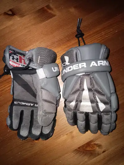 Lacrosse Equipement: 1. STX EXO Elbow pads size SM/SR - worn once $45 SOLD 3. Under Armour gloves si...