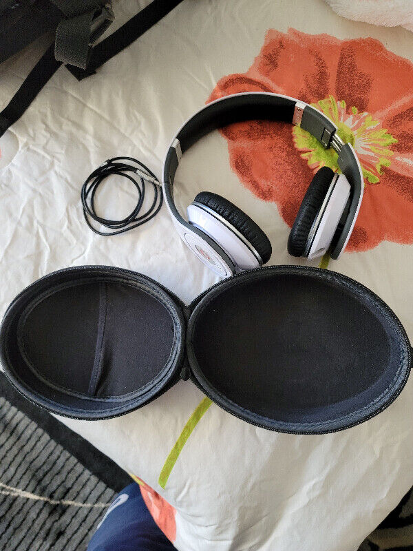 Monster Beats Studio Headphones Designed By Dr. Dre White Écouteurs