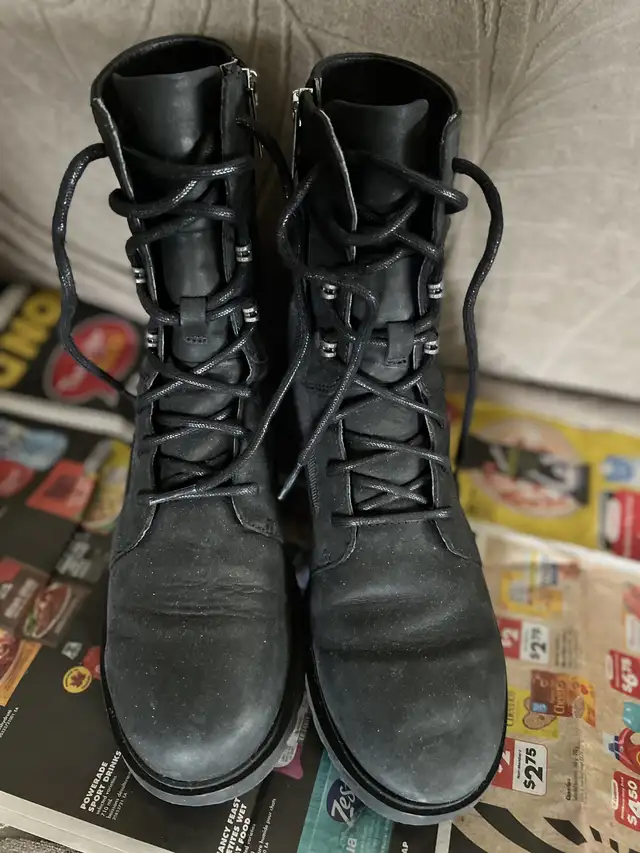 Sorel Black Leather Boots - Women's Size 8 small in Other in City of Toronto - Image 3