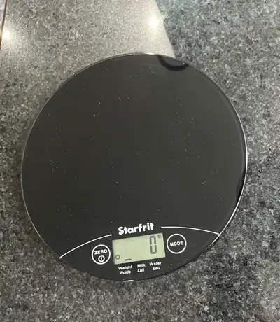Starfrit Digital Kitchen Scale - Glass Platform - Measures Weight and Liquid Volume - 11 lb / 5 kg C...