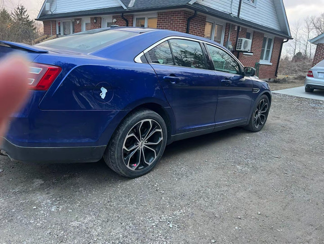 ford Taurus sho  in Cars & Trucks in City of Toronto - Image 3