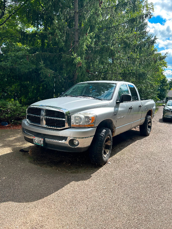 2006, dodge ram 4 x 4, 5.7 magnum hemi Cars & Trucks Renfrew Kijiji