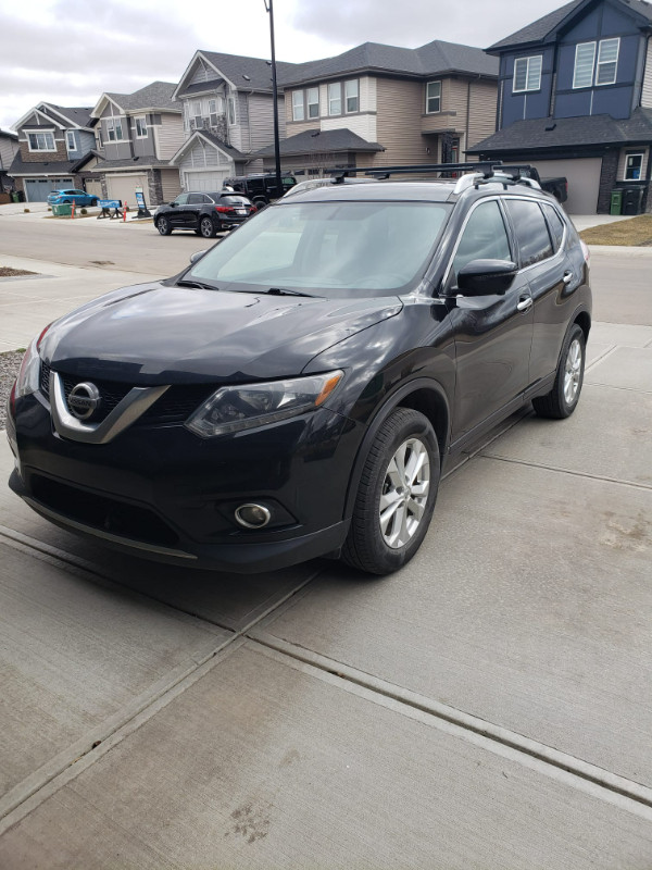 2016 Nissan Rogue SV AWD - RARE 7 Passenger Model in Cars & Trucks in St. Albert