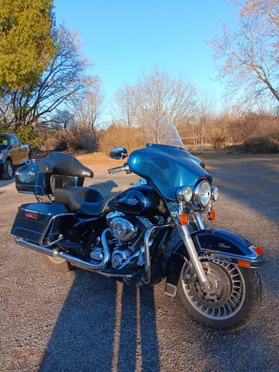 Well maintained, original owner,dependable bike.Too many toys.