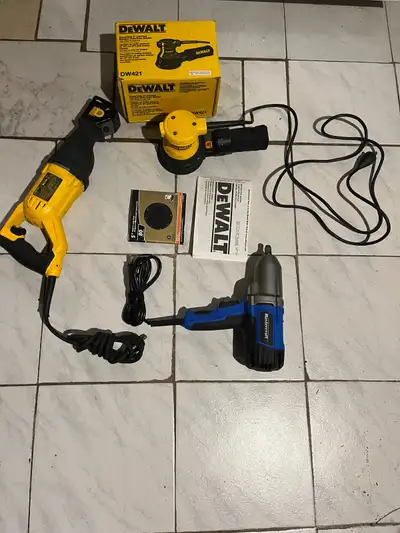 Tous les outils sont en bonne état de fonctionnement usagés et neufs , les prix sont variés: -la clé...