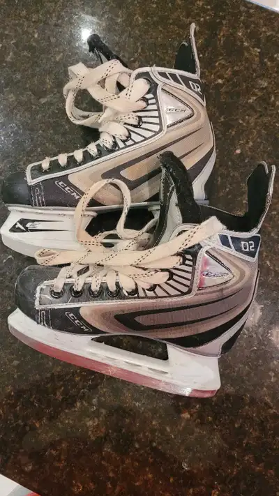 CCM Youth hockey skates size 2, View more