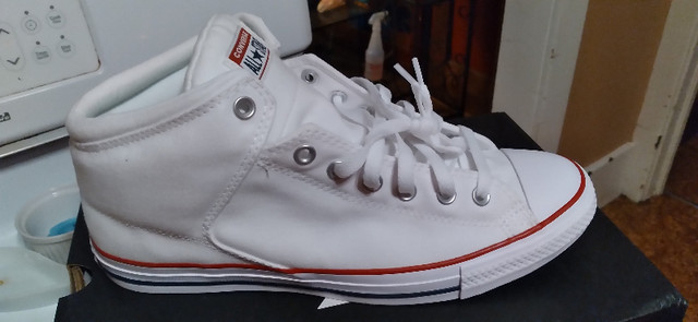CONVERSE CHUCK TAYLOR PADDED HIGH-TOPS NEW DESIGN in Men's Shoes in Sarnia - Image 2