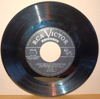 Perry Como #SPD-28 RCA VICTOR 1957 - 7" 45RPM - CDN (VG+ to EX)