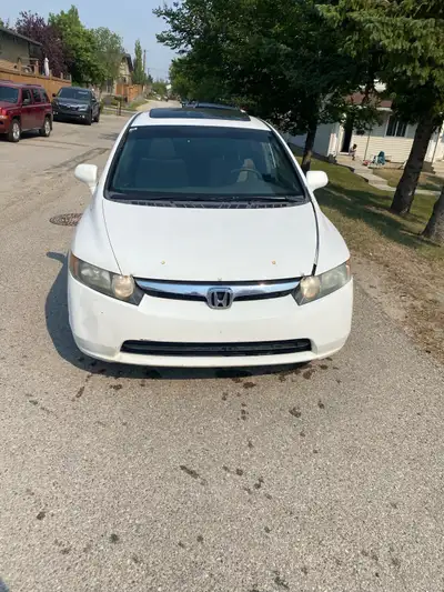 Selling Honda civic 2008. Runs and drives good. Very cheap on gas. Has sunroof and A/C and Heat work...
