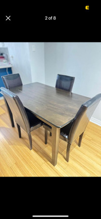 Dining Table with 4 Leather Chairs