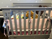 Baby crib / mattress / protector / crib cover 