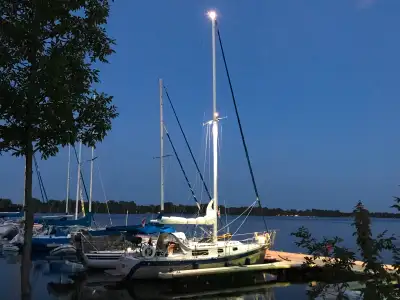 Irwin 31 Sailboat for sale. Located at Marina Rose des Vents in Lacolle. 8’ dinghy included. 4 foot...