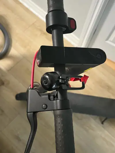 This reliable Xiaomi electric scooter features a compact, foldable design with puncture-resistant so...
