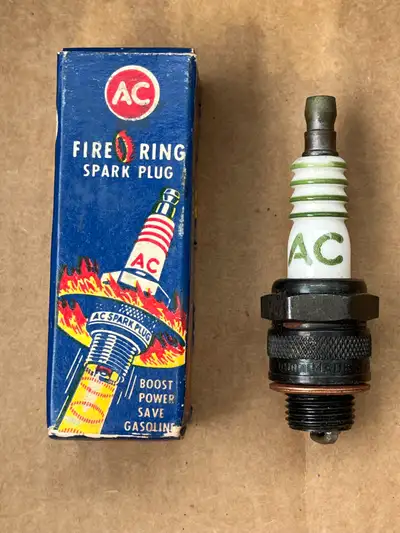 New Vintage AC Fire Ring Spark Plug #44 NOS w/ Box Made in Canada 1940s 1950s Chevrolet GMC Inline 6...