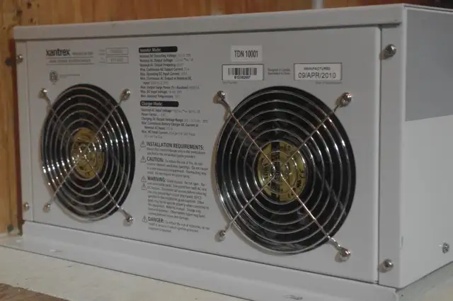 Xantrex Freedom SW 3000 Inverter Charger 12V 3000 WATT in General Electronics in Saskatoon - Image 9