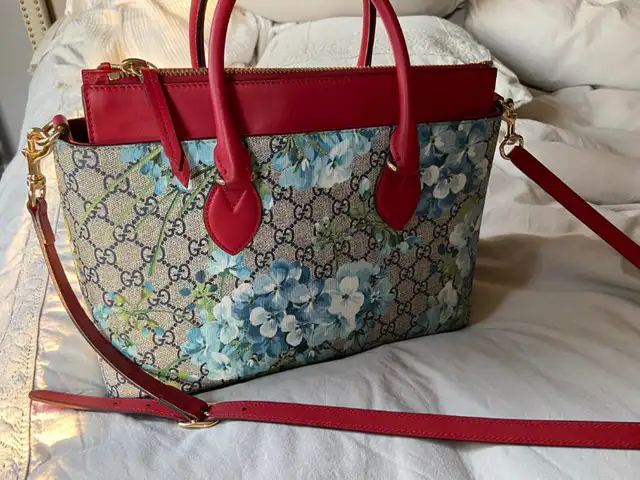 Gucci Bag in Women's - Bags & Wallets in Mississauga / Peel Region - Image 3