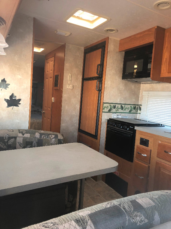 2005 coachmen in Travel Trailers & Campers in Brandon - Image 4